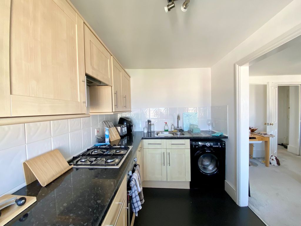 Property photo 3 of 6