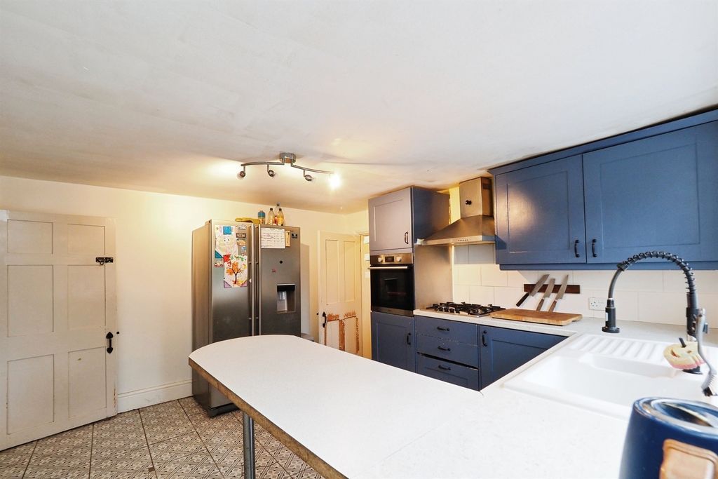 Property photo 3 of 17