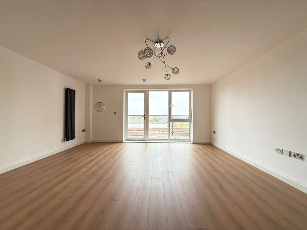 Property photo 2 of 11 Picture No. 28
