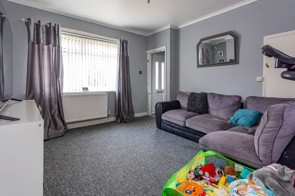 Property photo 2 of 17