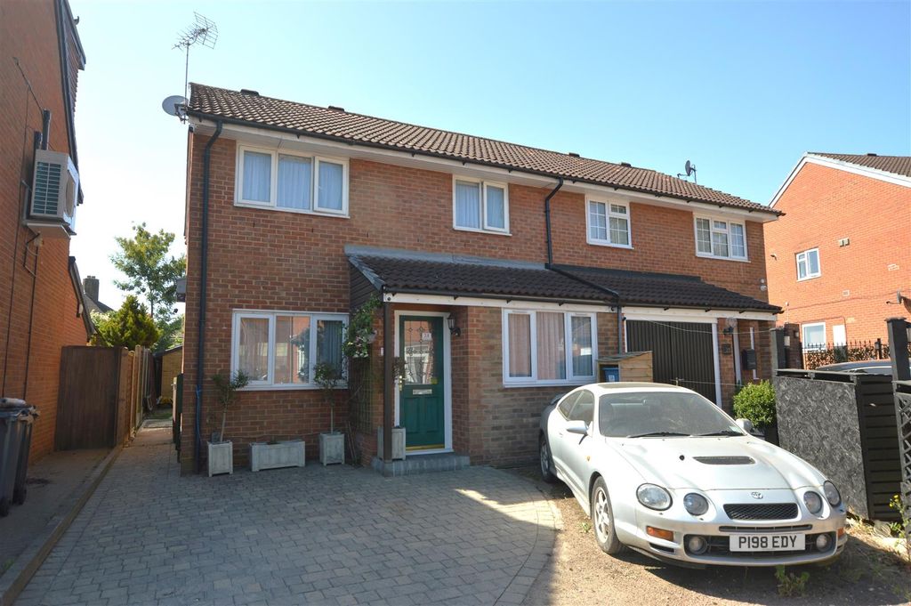 Property photo 1 of 13 24 Thatchers Way May.Jpg