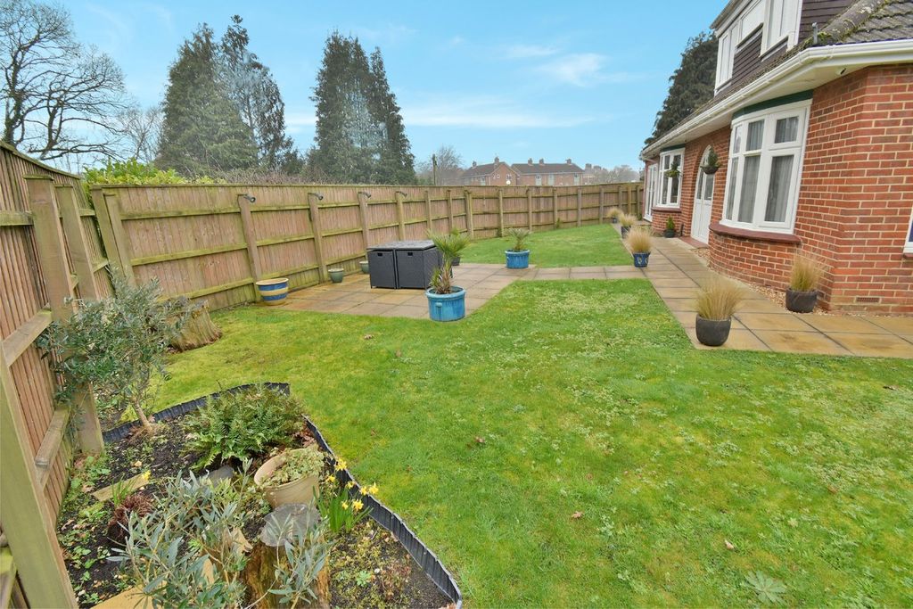 Property photo 2 of 17