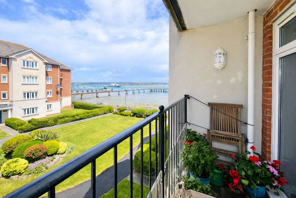 Property photo 2 of 15 Balcony