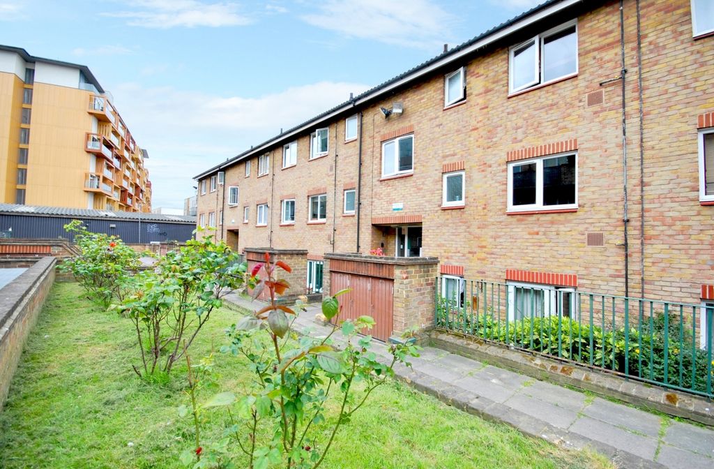 Property photo 1 of 6 External