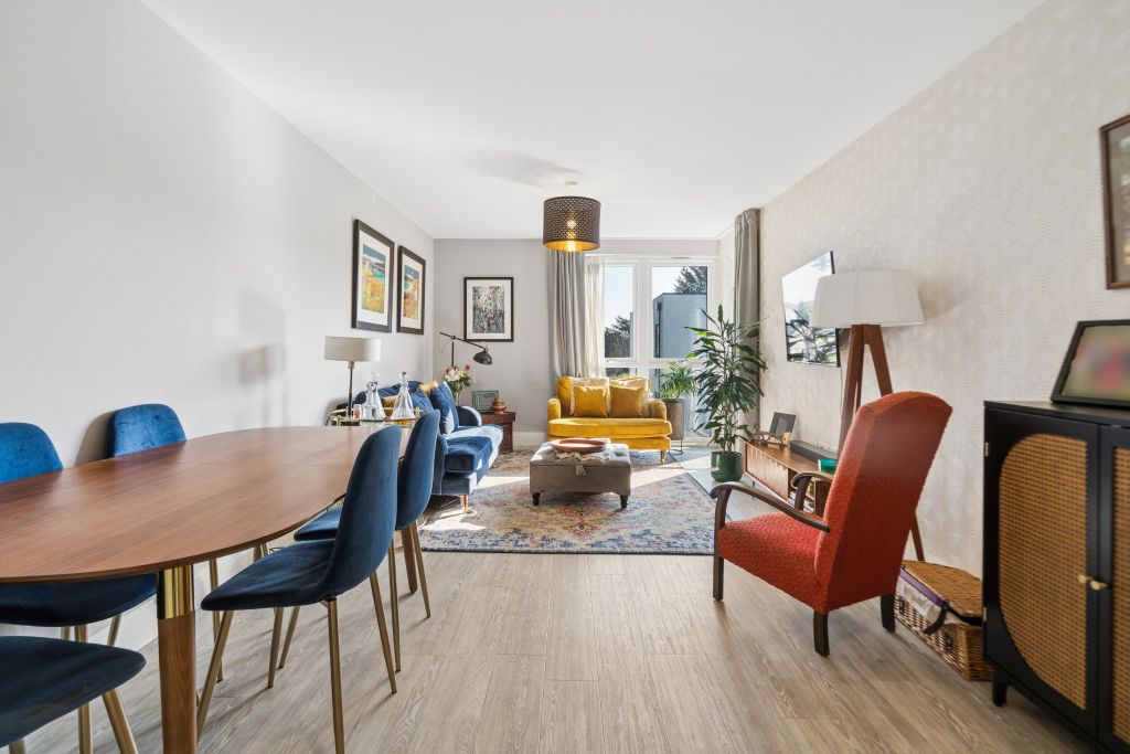 Property photo 2 of 11