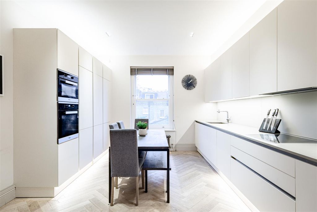 Property photo 2 of 21 Gunterstone Road-2.Jpg