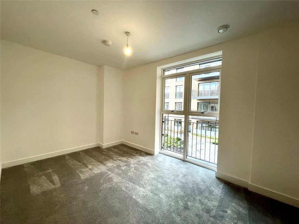 Property photo 3 of 8 Picture No. 01