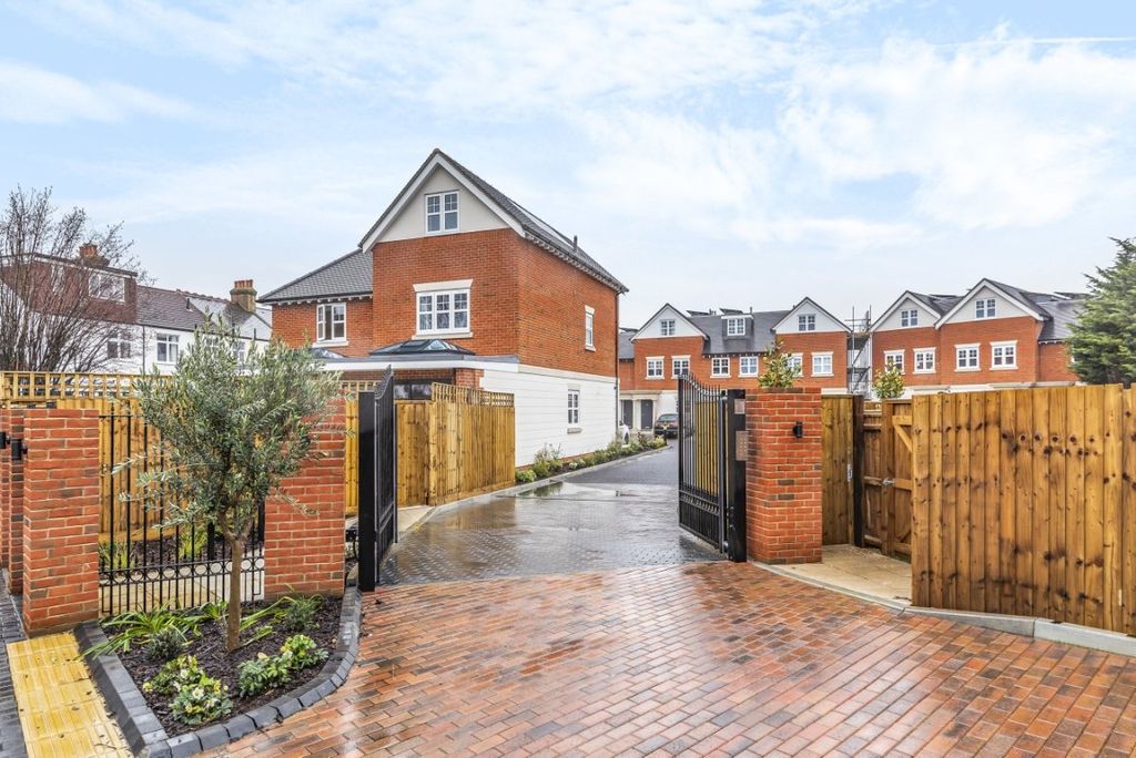 Property photo 1 of 17 682122 (10)