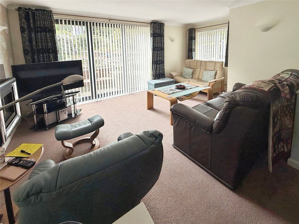 Property photo 2 of 17 Picture No. 04