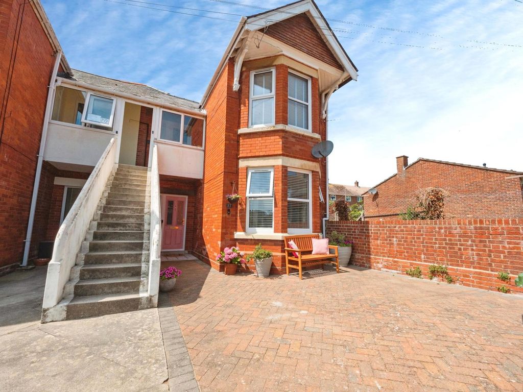 Property photo 3 of 18 Pbox-Img.Jpg