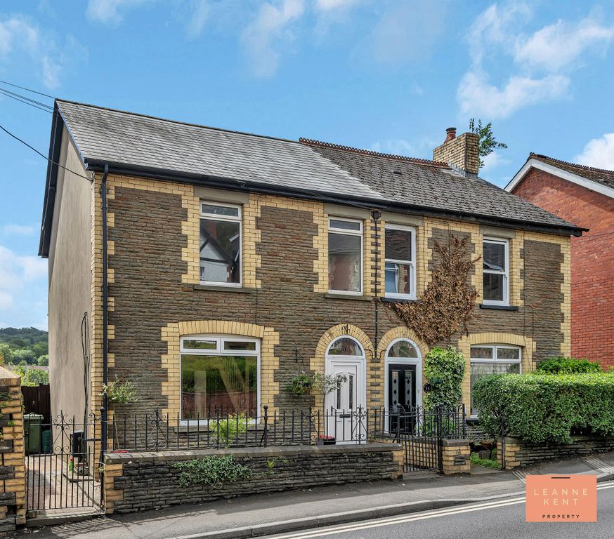 Property photo 1 of 32