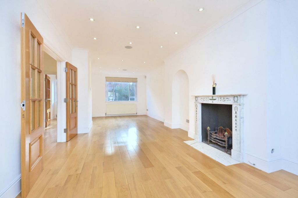 Property photo 3 of 11 11