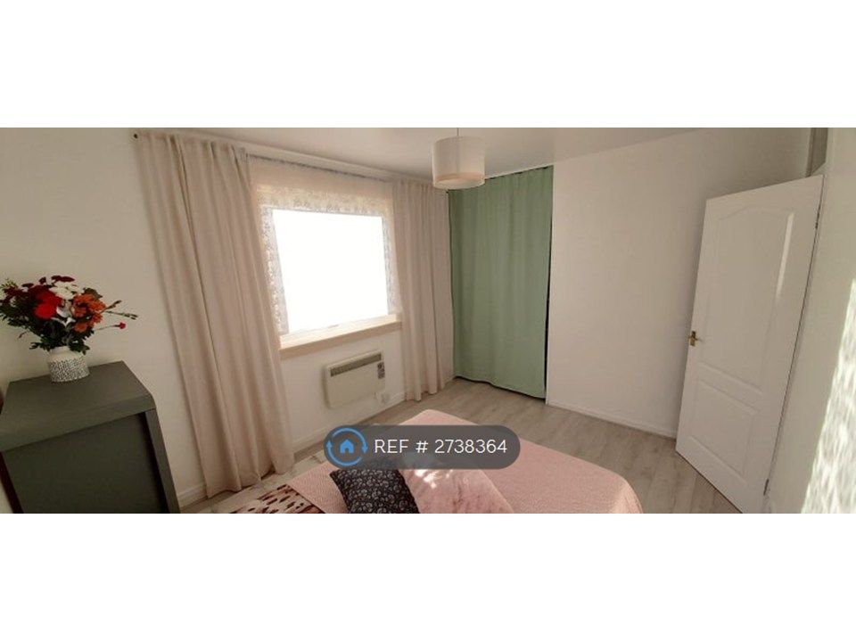 Property photo 3 of 9 Bedroom No. 1