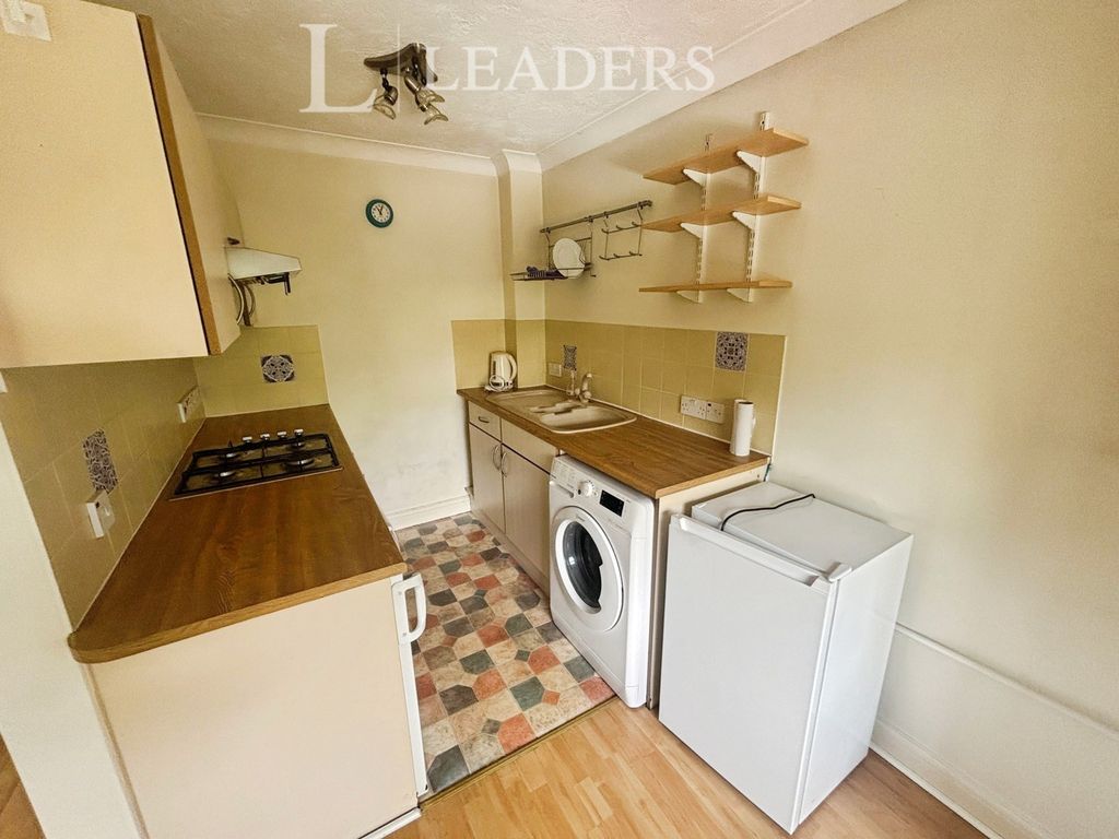 Property photo 3 of 6 Pbox-Img.Jpg