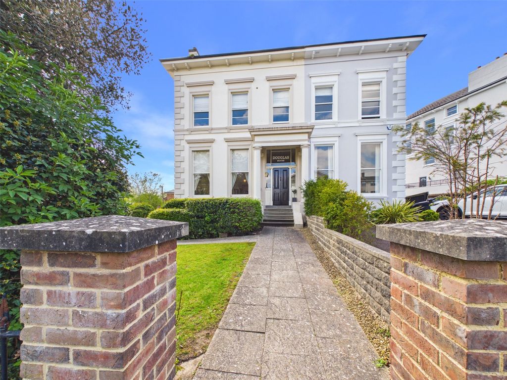 Property photo 1 of 19 Picture No. 08