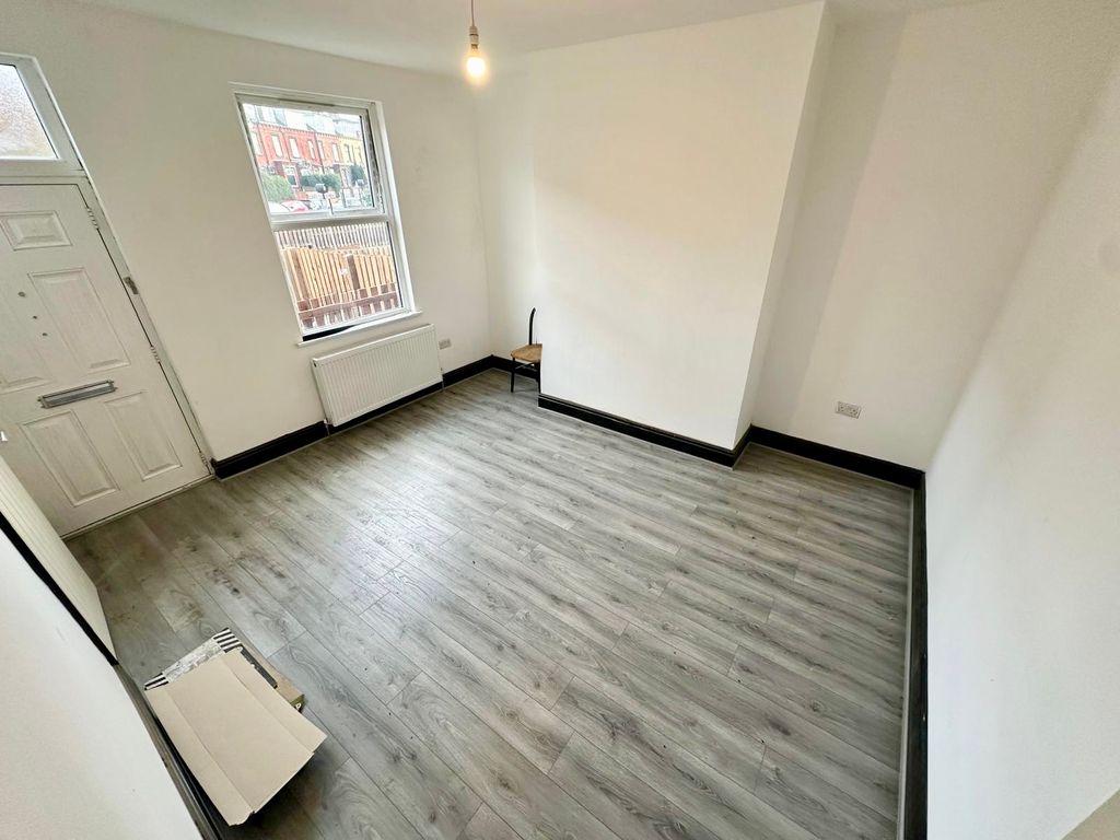 Property photo 2 of 10 Bedroom 1