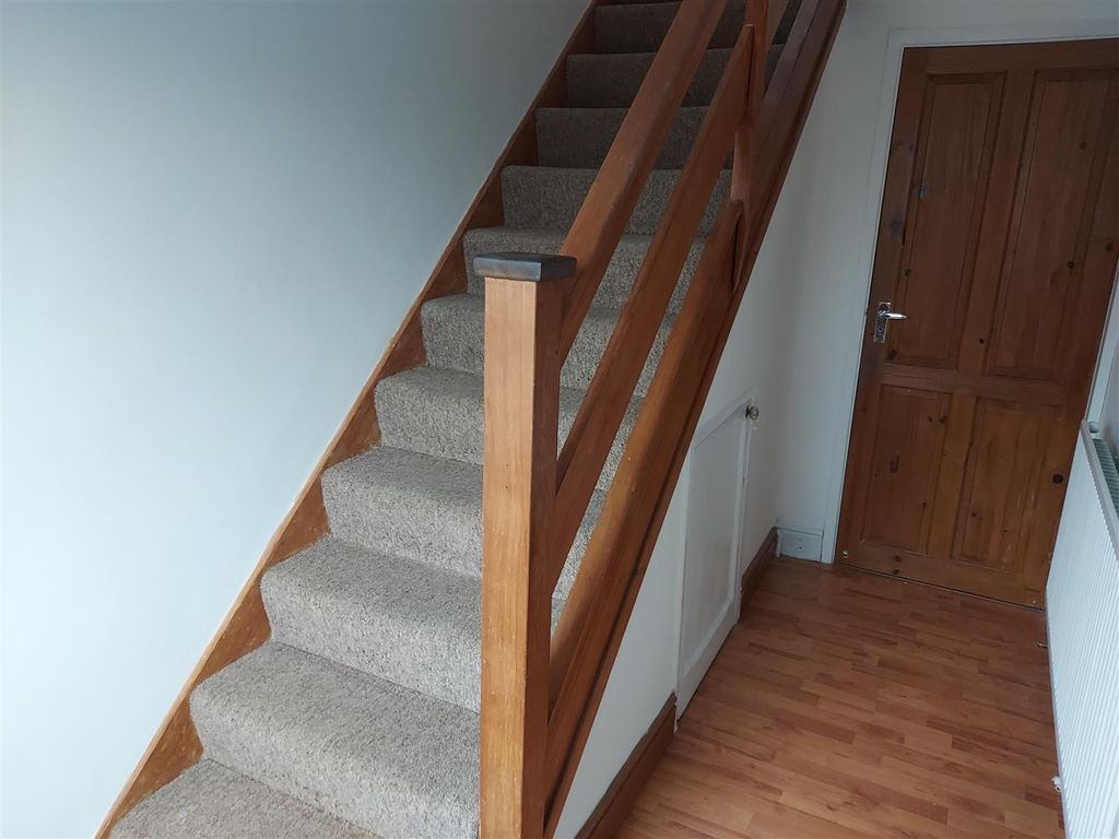 Property photo 2 of 15 Hall.Jpg