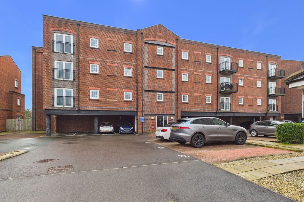 Property photo 1 of 13 Front Exterior