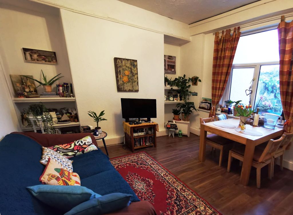 Property photo 1 of 9 Photo 0