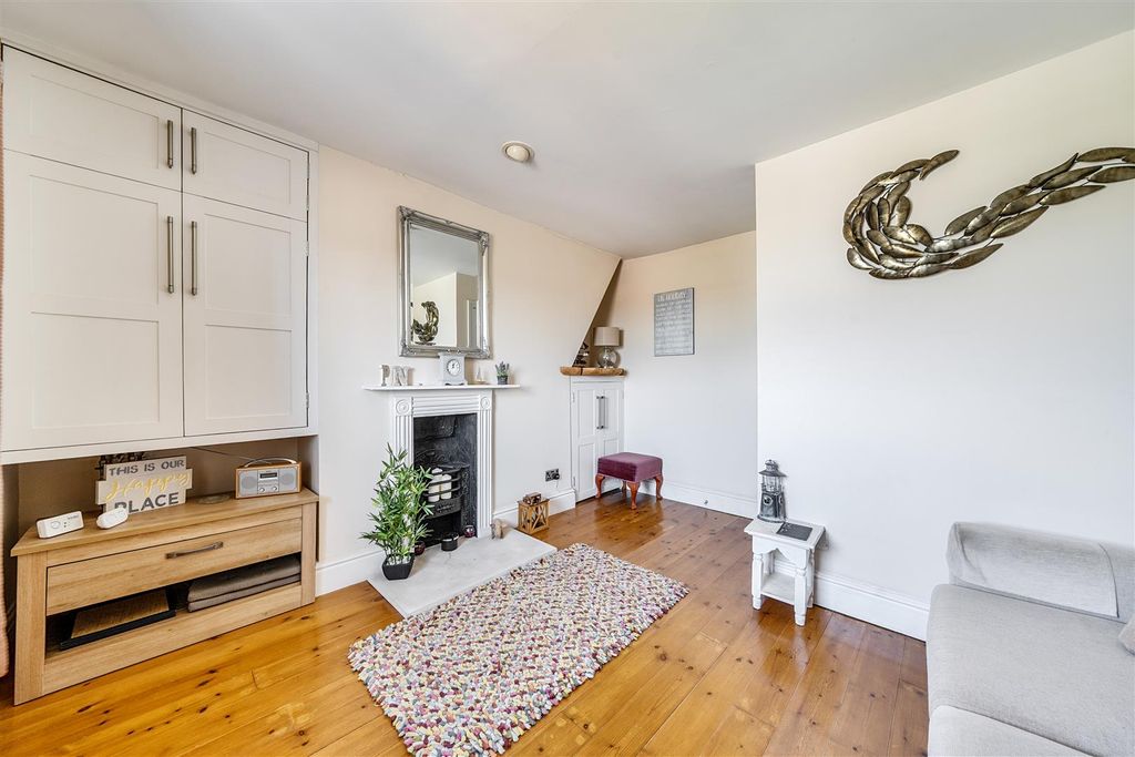 Property photo 3 of 14 Sitting Room