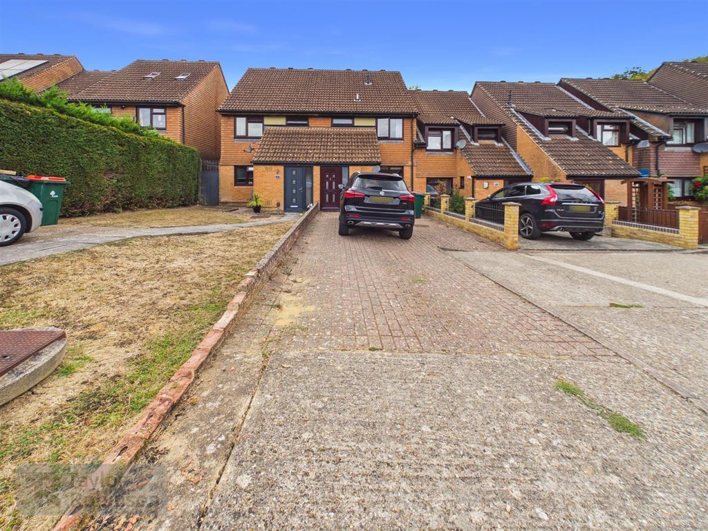 Property photo 1 of 10 Cam02600G0-Pr0813-Still014.Jpg