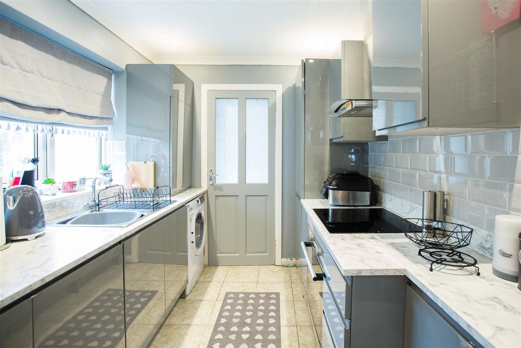 Property photo 3 of 24 Kitchen