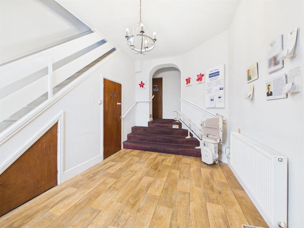 Property photo 2 of 7 Photo