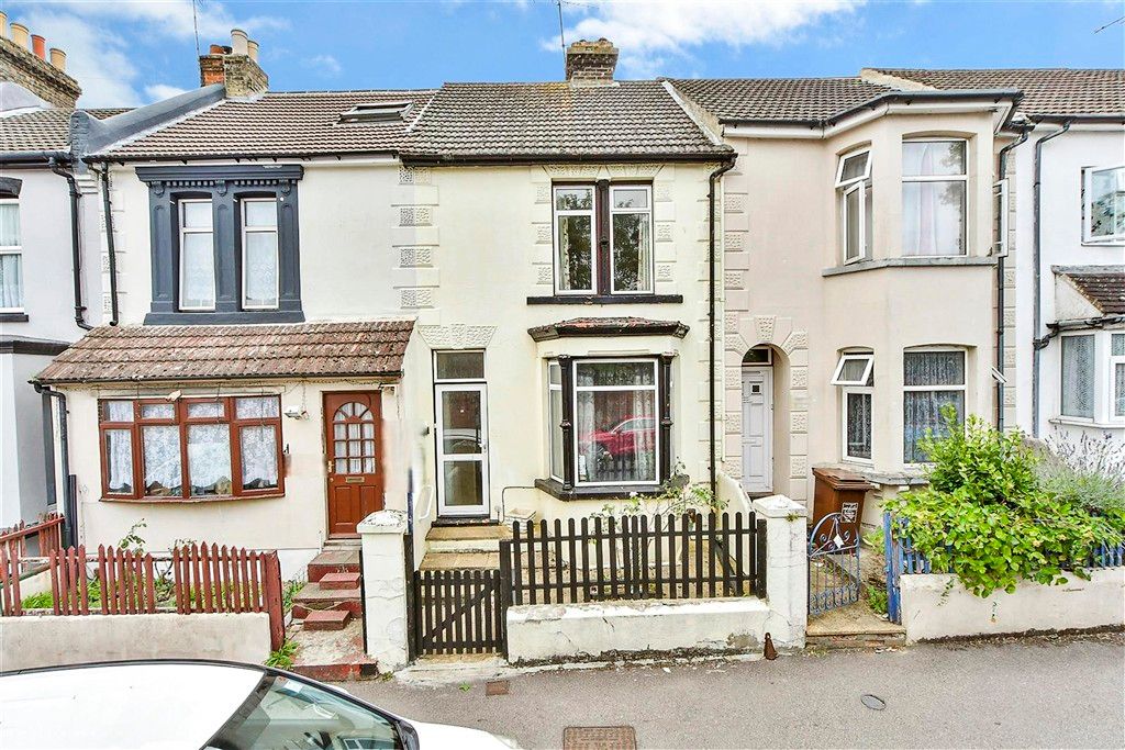 Property photo 2 of 7 Kitchen