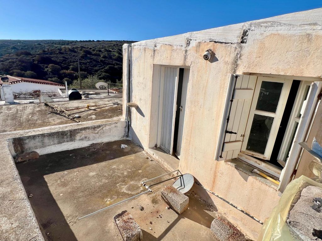 Property photo 2 of 25