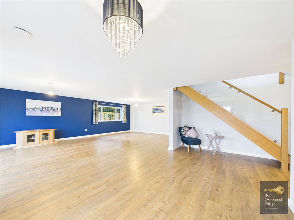 Property photo 2 of 23 Picture No. 25