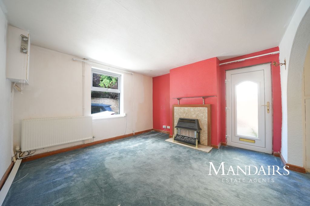 Property photo 2 of 26