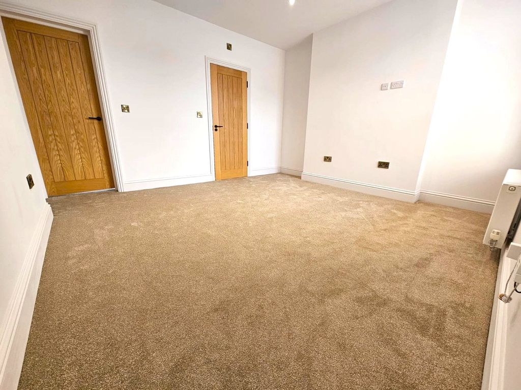 Property photo 3 of 6 Picture No. 28