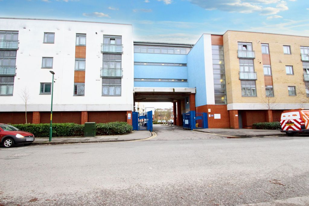 Property photo 1 of 5