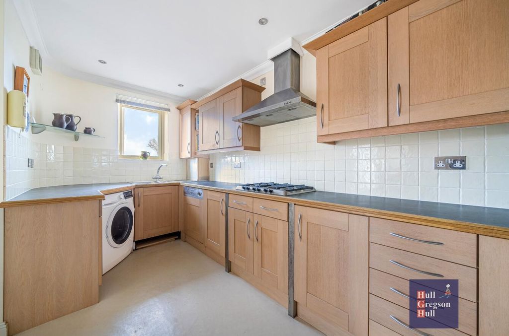 Property photo 3 of 24 Fc284d2A-E5Ca-4Ccf-9Dba-4048d3912E8B.Jpg
