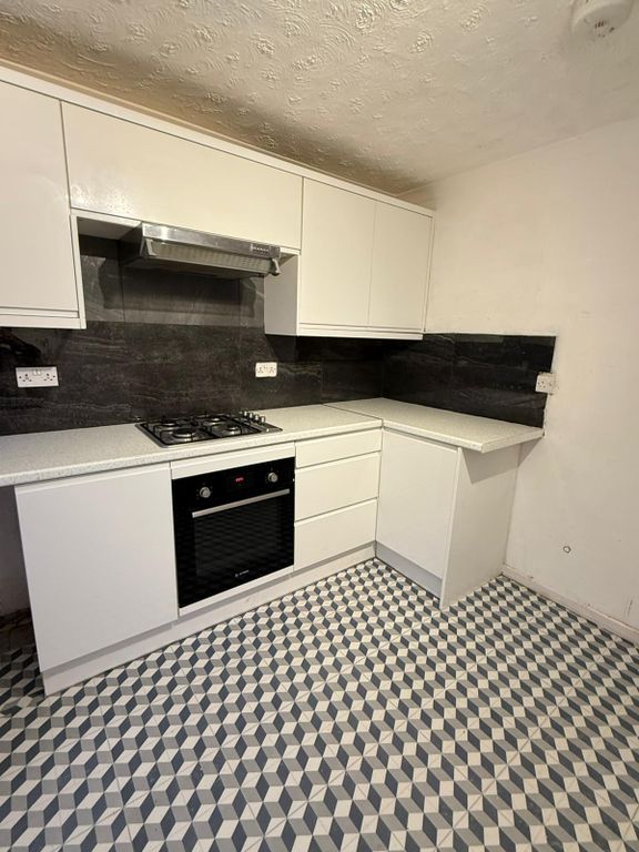 Property photo 1 of 7 4 Bed Terraced House To Rent Ravensfield, Basildon Ss14