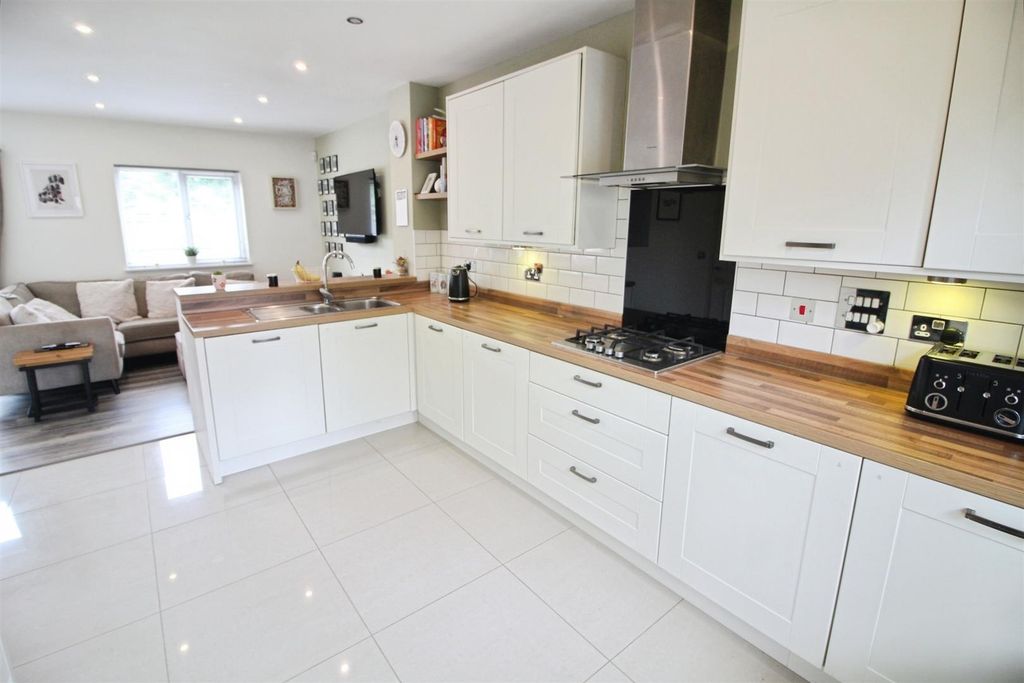 Property photo 2 of 18 Kitchen Area
