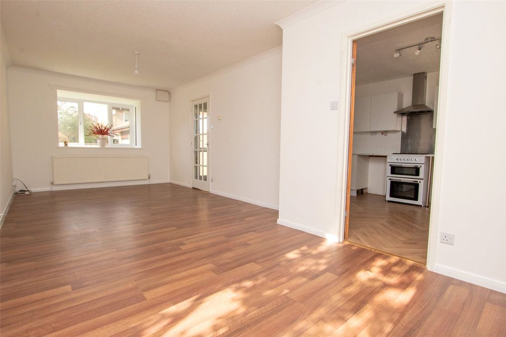 Property photo 3 of 21 Picture No. 27