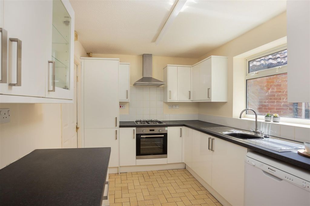 Property photo 3 of 15 00010.Jpg