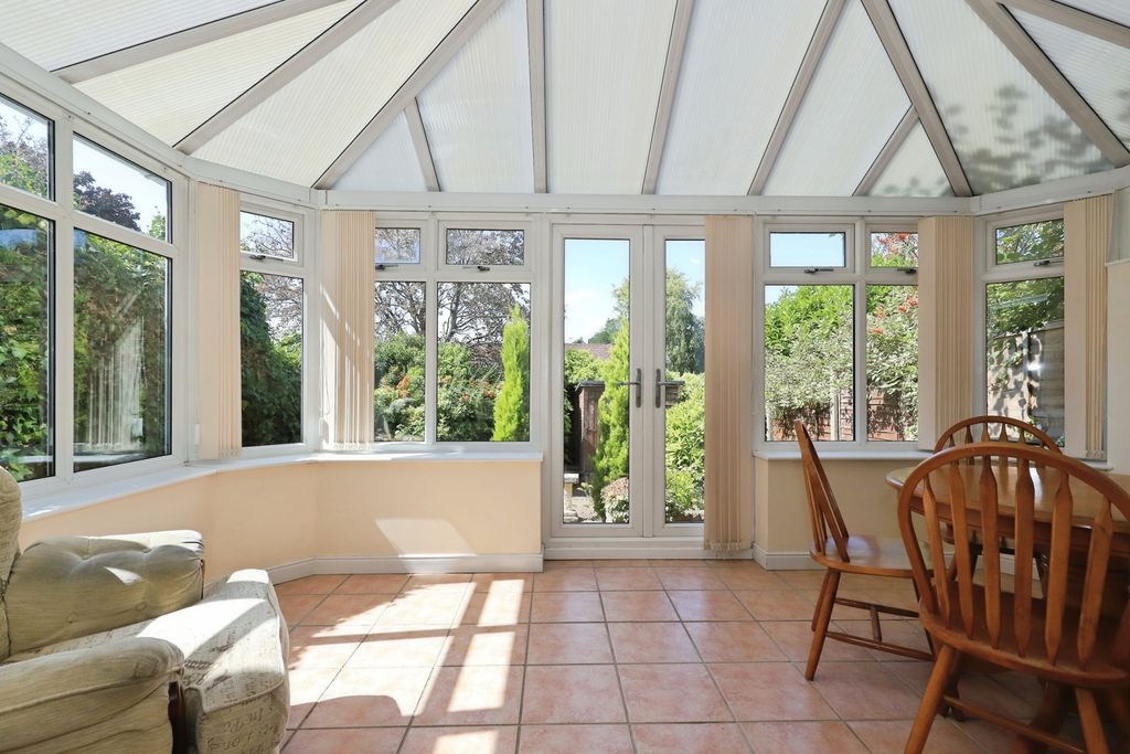 Property photo 3 of 9 Conservatory