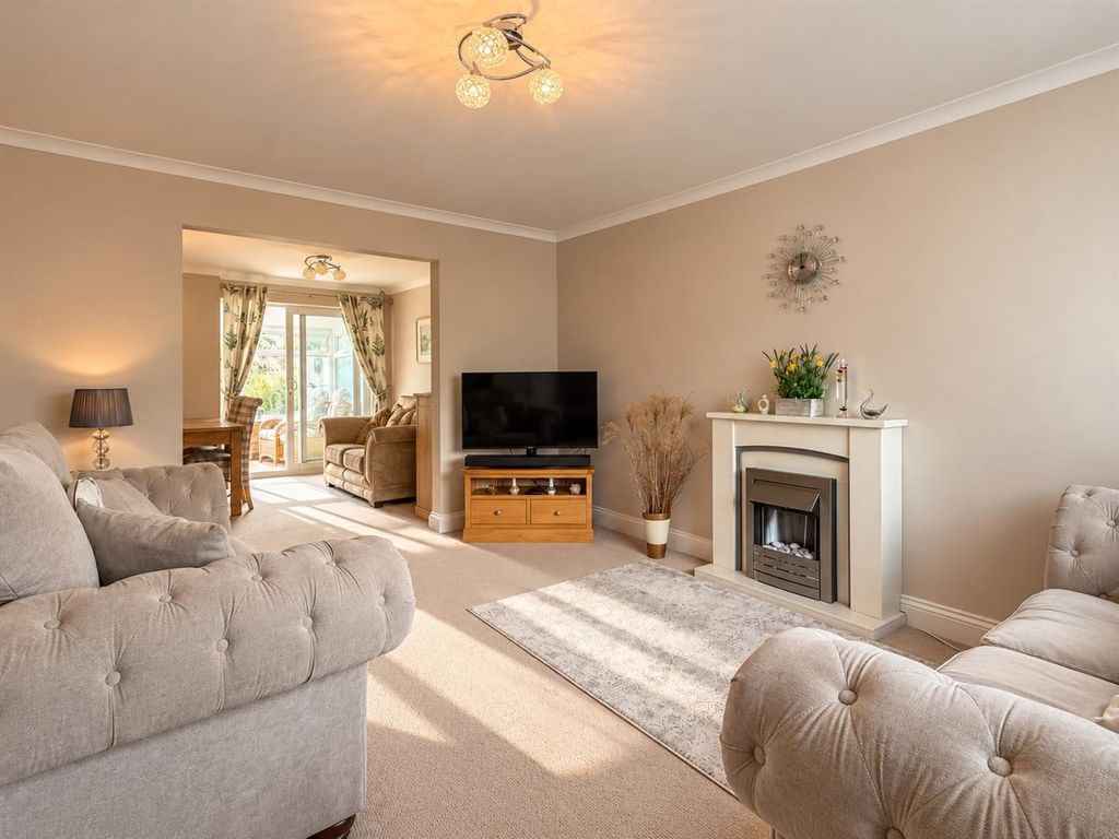 Property photo 2 of 31