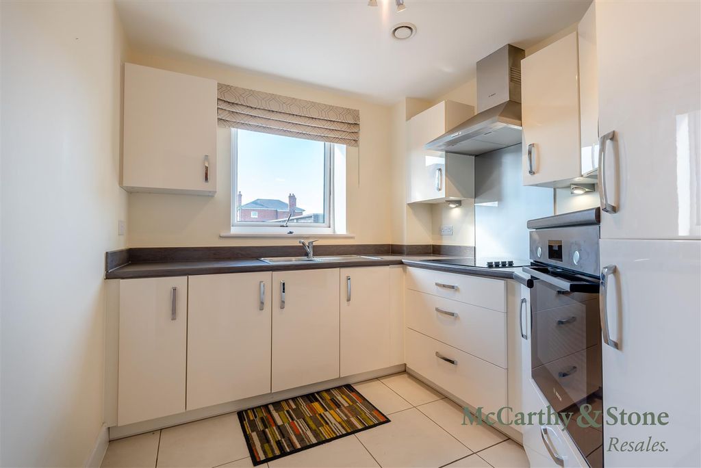 Property photo 3 of 29 8704110-Interior11.Jpg