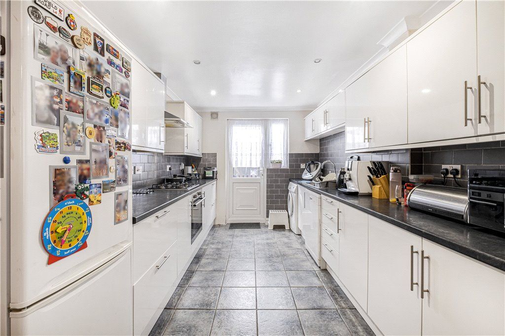 Property photo 3 of 14 Kitchen