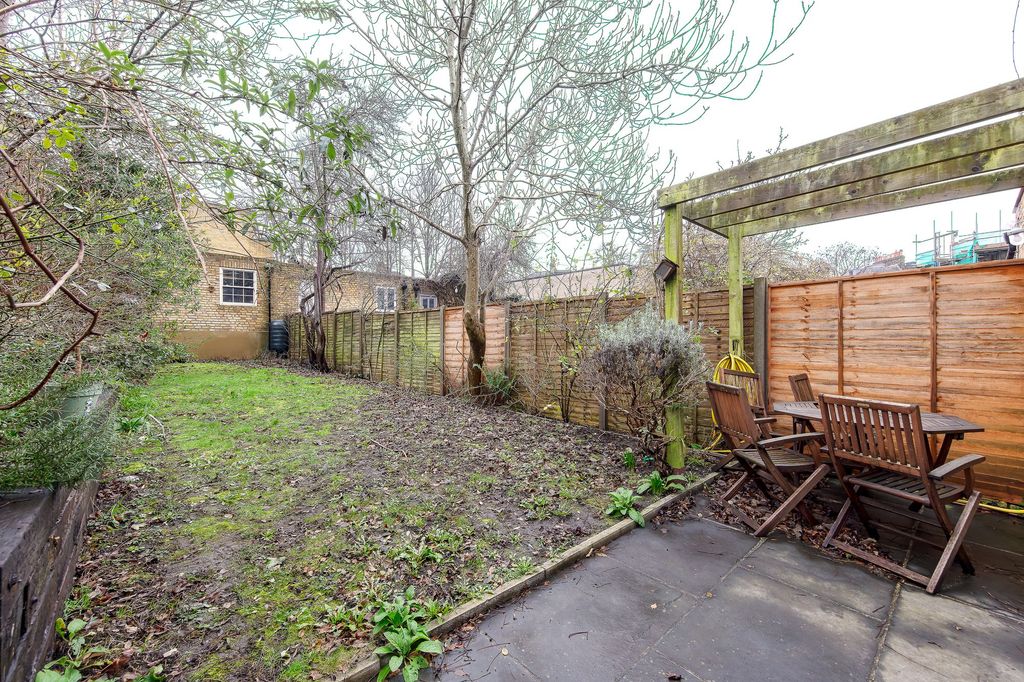 Property photo 3 of 4