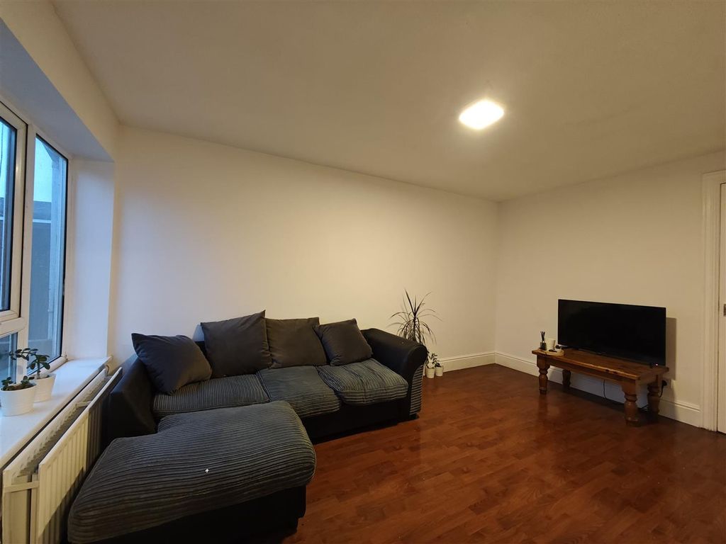 Property photo 2 of 24