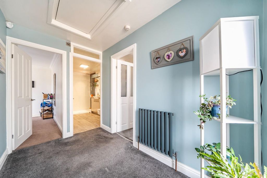 Property photo 2 of 17 Entrance Hall.Jpg