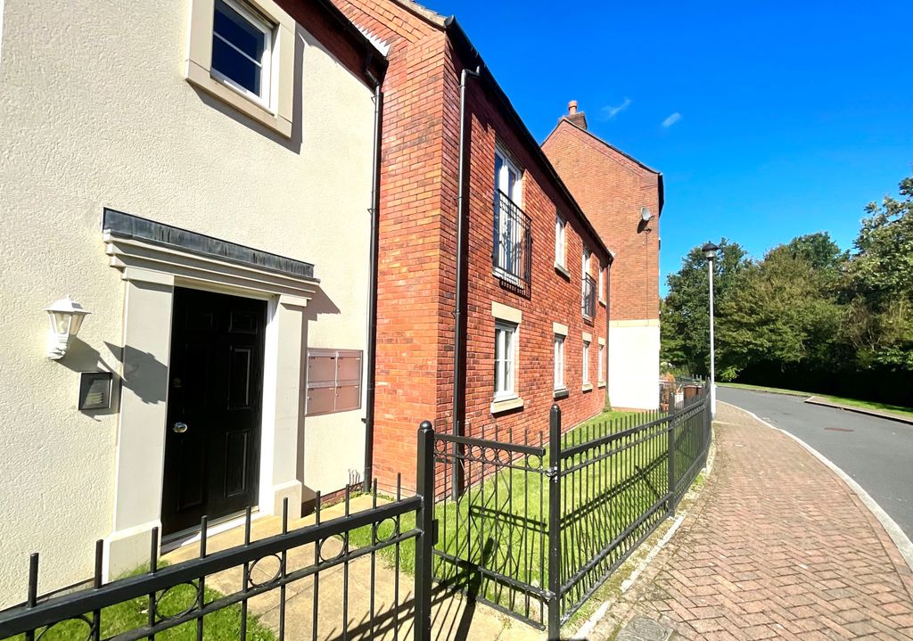 Property photo 2 of 12