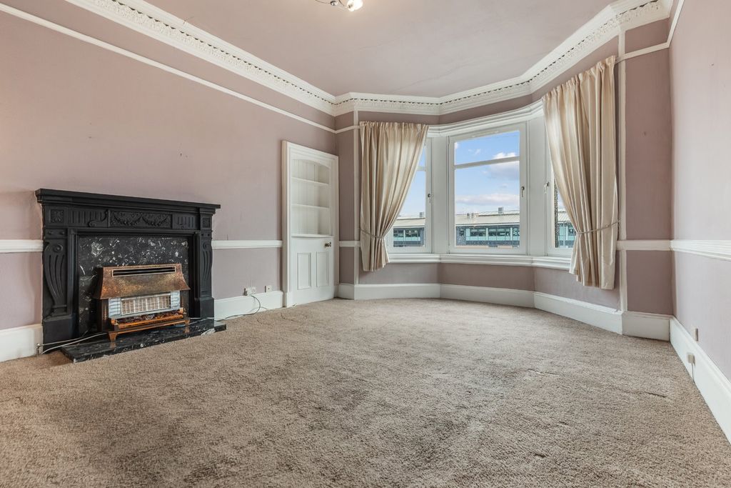 Property photo 2 of 16 Picture No. 18