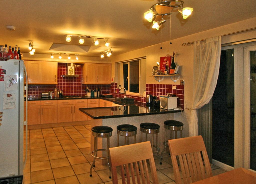 Property photo 3 of 11