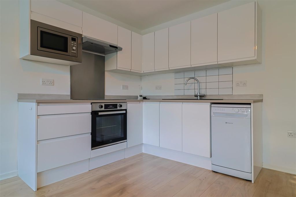 Property photo 3 of 14 2F3A1210.Jpg