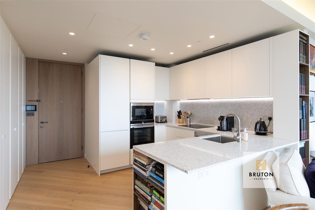 Property photo 2 of 17 Kitchen